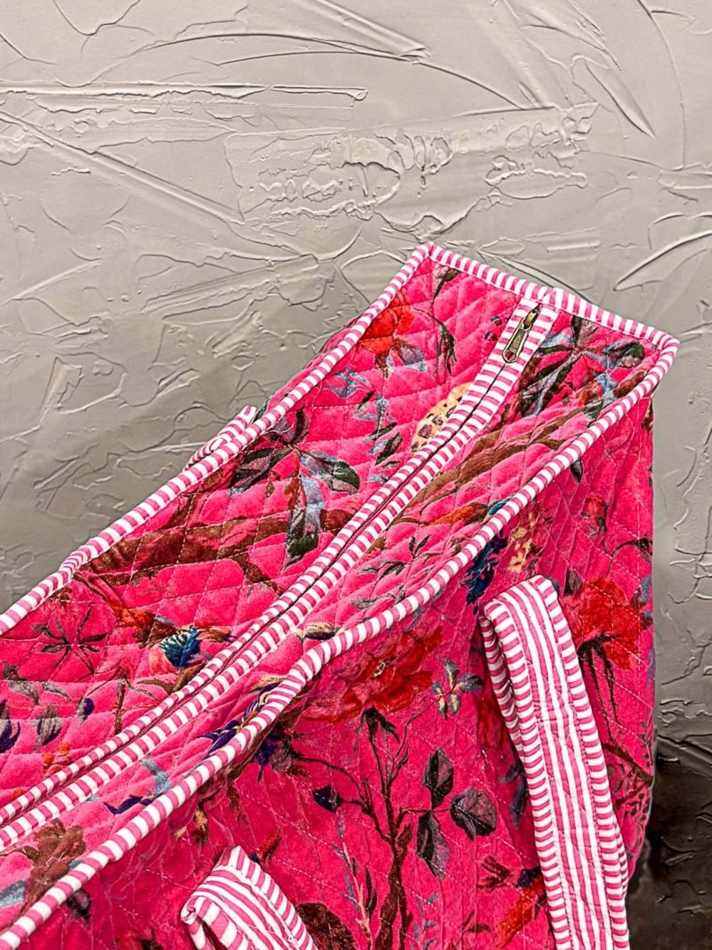 POL Fuchsia Pink Floral Quilted Velvet Tote Bag | Oversized Shopper - Picture 5 of 8